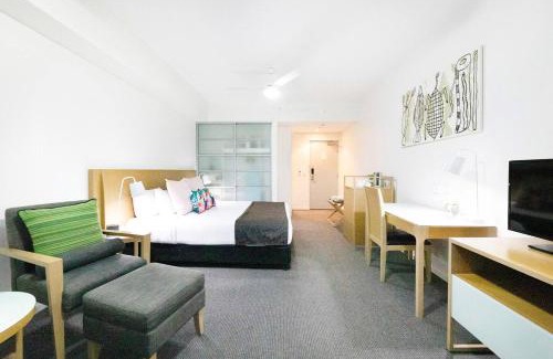 Darwin City Centre Apartment | Arafura Suites - Dual-Studio Resort-style Getaway