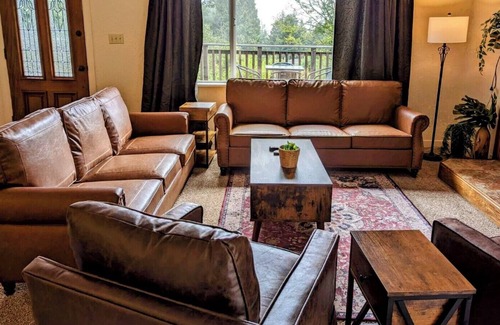 Jacoby Creek House | Arcata Hillside Retreat