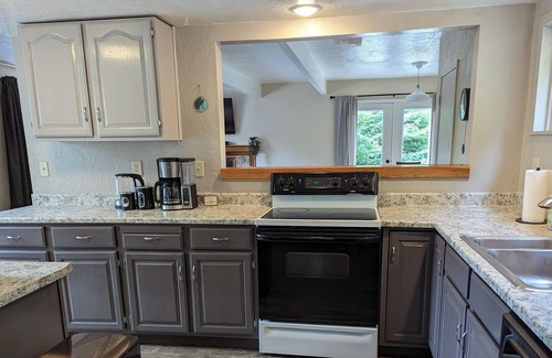 Jacoby Creek House | Arcata Hillside Retreat