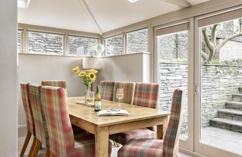 Ambleside House | Archie's