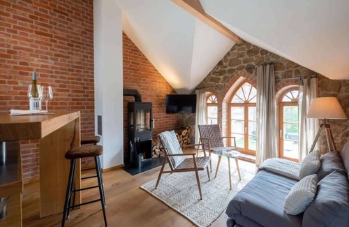 Buhlau Apartment | Architect-designed apartment with sauna and whirlpool tub