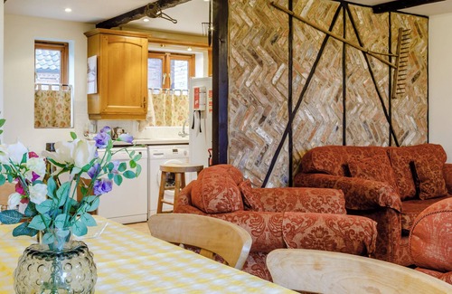 Runcton Holme Cottage | Archway Barn - E3864