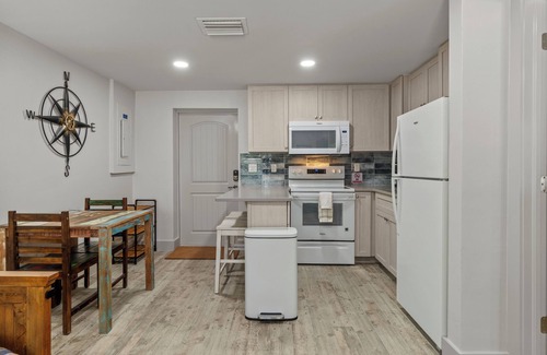 Captiva Cottage | Are you looking for a quaint fishing village in the heart of Captiva Island? - Jensen's Cottage #15