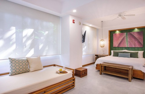 Manuel Antonio Resort | Arenas Del Mar Beachfront & Rainforest Member of the Cayuga Collection
