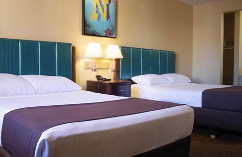 Paradise Hotel | Arizona Charlie's Boulder