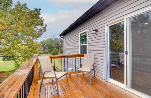 Farmington House | Arkansas Guest Suite with Deck Near Fayetteville!