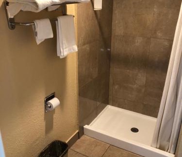 Riverside Hotel | Arlington Inn