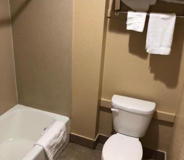 Riverside Hotel | Arlington Inn