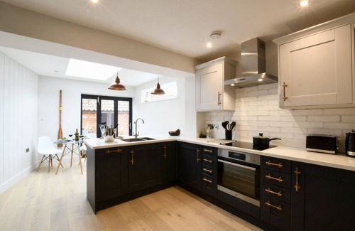 Orford Cottage | ARLO COTTAGE, ORFORD, pet friendly, with open fire in Orford