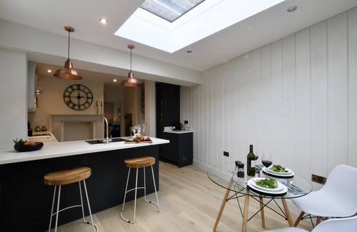 Orford Cottage | ARLO COTTAGE, ORFORD, pet friendly, with open fire in Orford