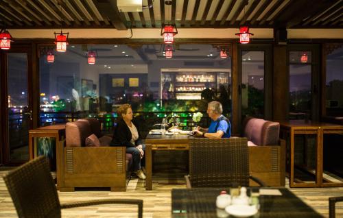Guilin City Centre Hotel | Aroma Tea House Former Jing Guan Ming Lou Museum Hotel