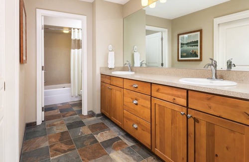 Coeur d'Alene Resort | Arrow Point Resort 3bdr