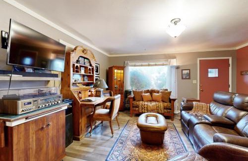 Boise House | Art Garden Cottage