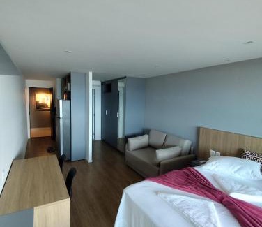 Pituba Apartment | Art Studio - Praia de Armação - 36m Frente Mar - PÉ NA AREIA ! Com Varanda Gourmet - ALTO PADRÃO