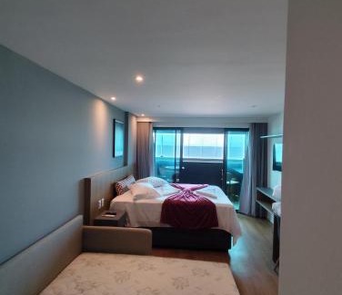 Pituba Apartment | Art Studio - Praia de Armação - 36m Frente Mar - PÉ NA AREIA ! Com Varanda Gourmet - ALTO PADRÃO