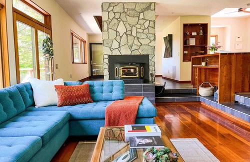 Bakersville Cabin | Artful Self Restoration! Japanese Tub. 2-Sided Fireplace, Games
