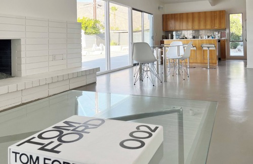 Vista Norte House | Artsy Private Room in Historic Architectural House