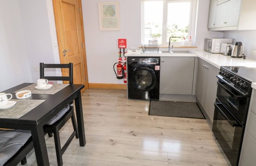 Omagh Cabin | ARVALEE COTTAGE, pet friendly, character holiday cottage in Omagh