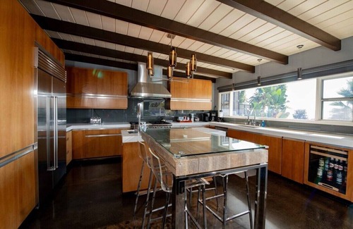 El Miradero House | As seen on Bravo TV. Amazing City Views, with expansive terrace, pool & spa