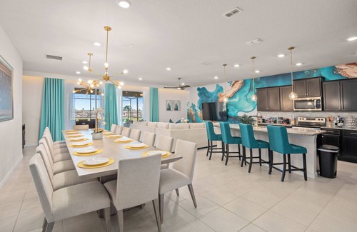 Davenport House | AS SEEN ON TV - Themed Rooms - Arcade, Pool & Resort.