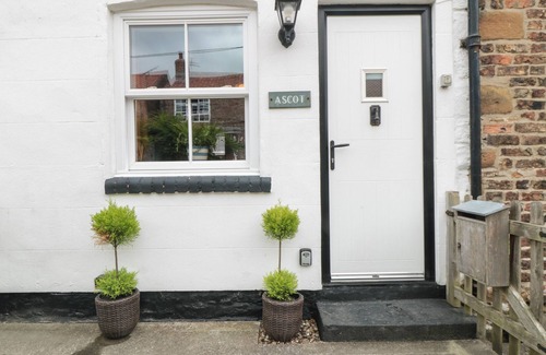 Sheriff Hutton Cottage | ASCOT COTTAGE, pet friendly, character holiday cottage in Strensall