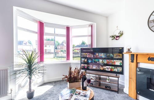 Hull House | Aseda 4BR Parking, Game Zone -pool Table, Garden