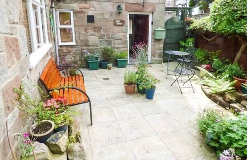Alton Cottage | ASH HOUSE, pet friendly, character holiday cottage in Alton