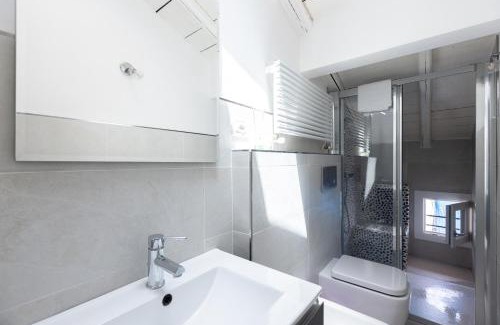 L'antico Ghetto Ebraico Apartment | Asinelli, Bologna by Short Holidays