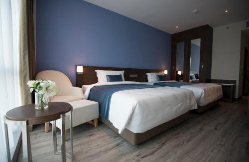 Kampung Surabaya Hotel | Astana Wing - Riverside Majestic Hotel