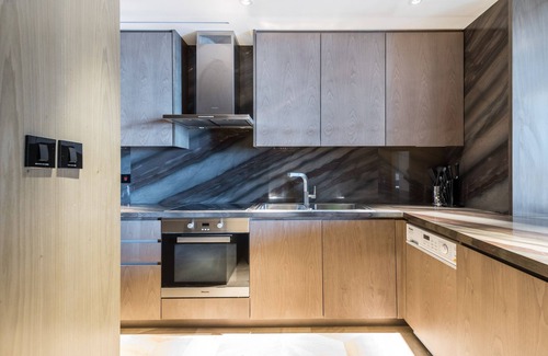 Palm Jumeirah Apartment | Astonishing 1BR Apt with Sea View