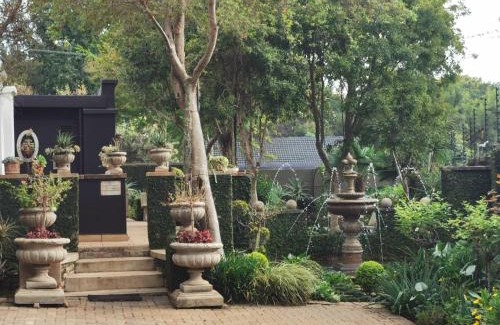 Pretoria House | At 98 on Lynburn Guest House