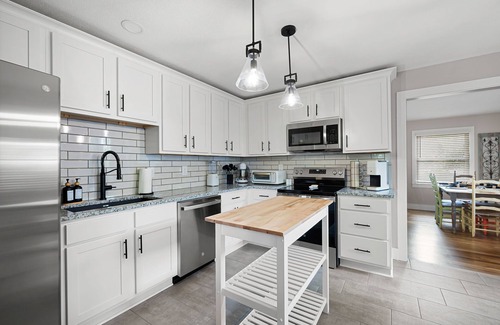 Acworth House | At Home in Acworth!