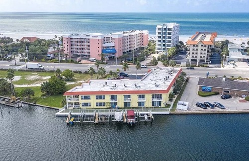 Belle Vista Condo | At the Beach- Waterfront with Balcony-Updated 7/23