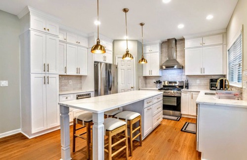 Acworth House | ATH - Immaculate 5BR Swim Tennis CulDeSac(sugar)