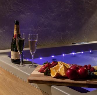 Attiki Apartment | Athens Top Penthouse With Spa 5' to Metro