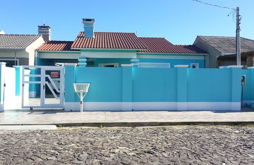 Osorio House | Atlântida Sul/two blocks from the sea/swimming pool/4 bedrooms with air conditioning/internet/cable TV