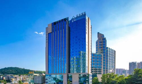 Huaxi Hotel | Atour Hotel Guiyang Century City Shopping Center
