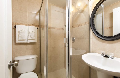 Miami Springs Hotel | Atrium Hotel, Trademark Collection by Wyndham