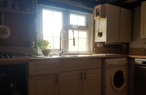 Bilting Cottage | Attached Little Cottage in the Countryside