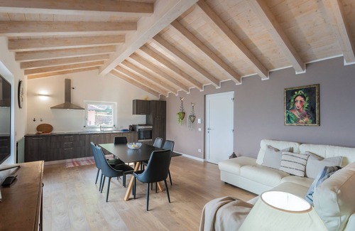 Aurogna Apartment | Attico apartment with lakeview