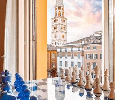 Old Town Apartment | Attico d'Autore in Piazza con Vista Ghirlandina