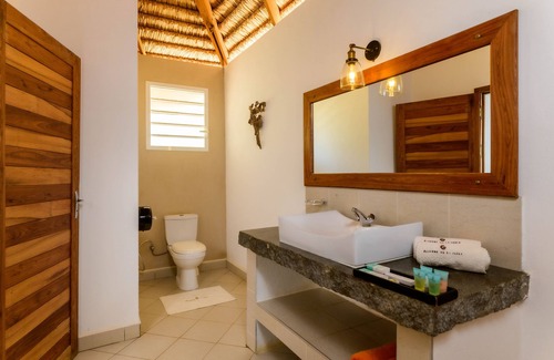 Toliara House | Auberge De La Table