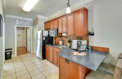 Auburn Apartment | Auburn Retreat with Balcony - Walk to Campus!