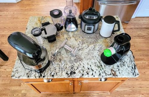 Fox Valley House | Aurora/Naperville - Classy, Spacious Family Home!