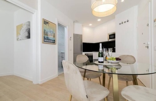Carabanchel Apartment | Aurora Stays by Charming V, Apartment for 4 with free parking