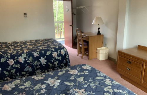 West Dover Hotel | Austrian Haus Lodge