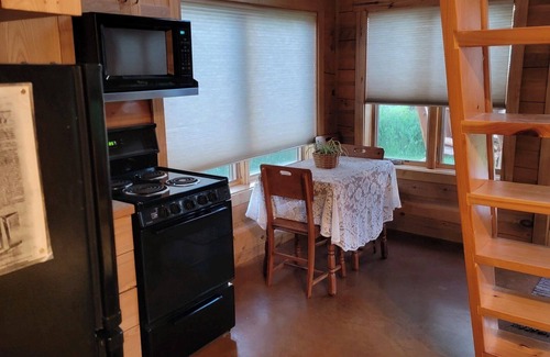 Wisconsin Cabin | Authentic log cabin perfect for 2❣️Fantastic Lake Superior Views & beach access!