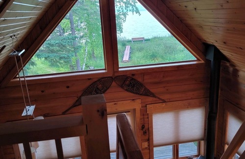 Wisconsin Cabin | Authentic log cabin perfect for 2❣️Fantastic Lake Superior Views & beach access!
