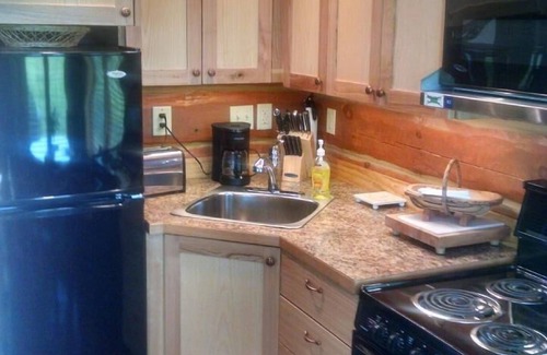 Port Wing Cabin | Authentic log cabin perfect for 2❣️Fantastic Lake Superior Views & lake access.