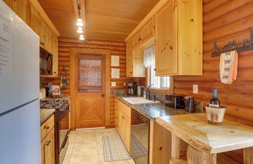 North Upper Truckee Cabin | Authentic Log Cabin w/Hot Tub in South Lake Tahoe